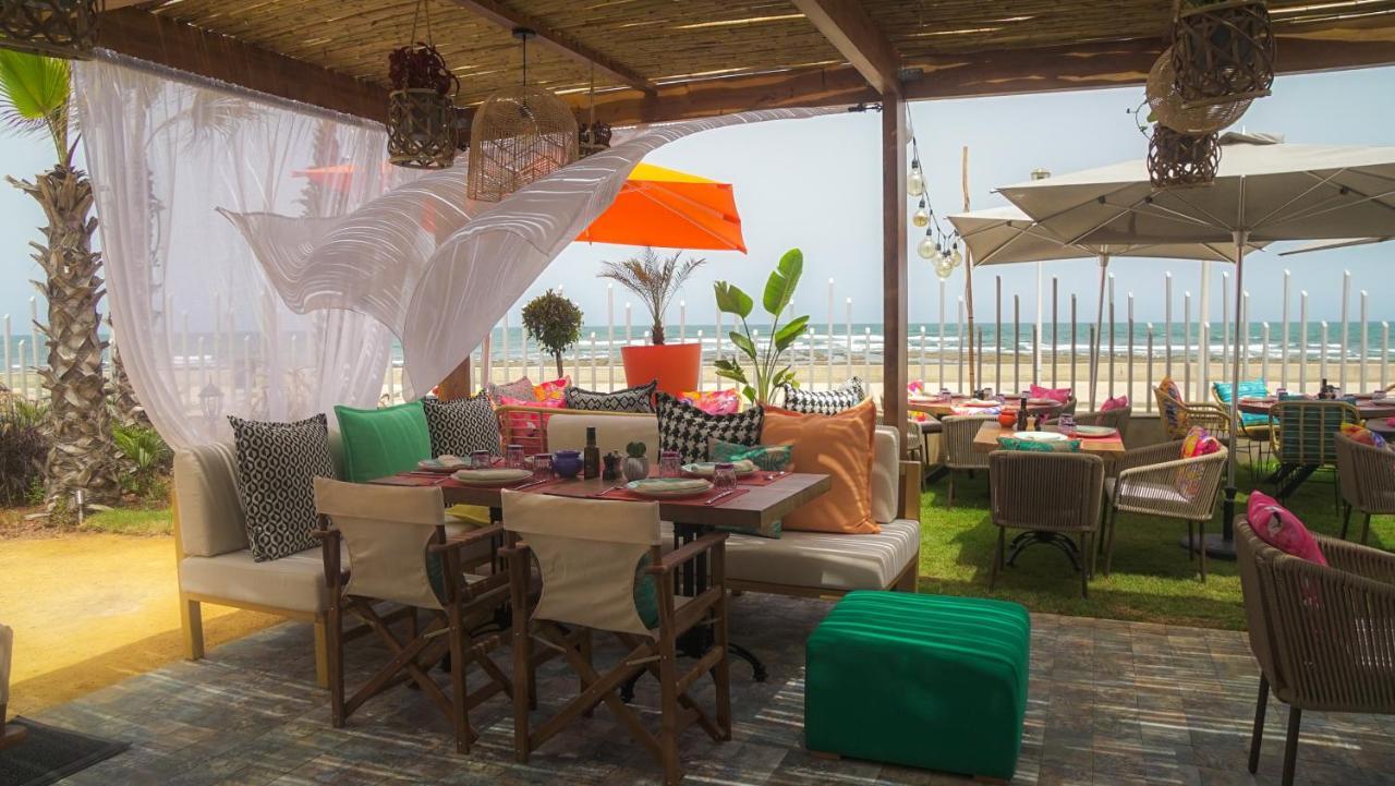 The View Bouznika Hotel Exterior foto Restaurant in the resort