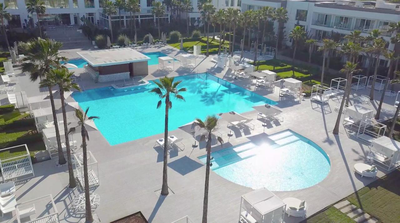 The View Bouznika Hotel Exterior foto The pool at the Hilton Scottsdale Resort