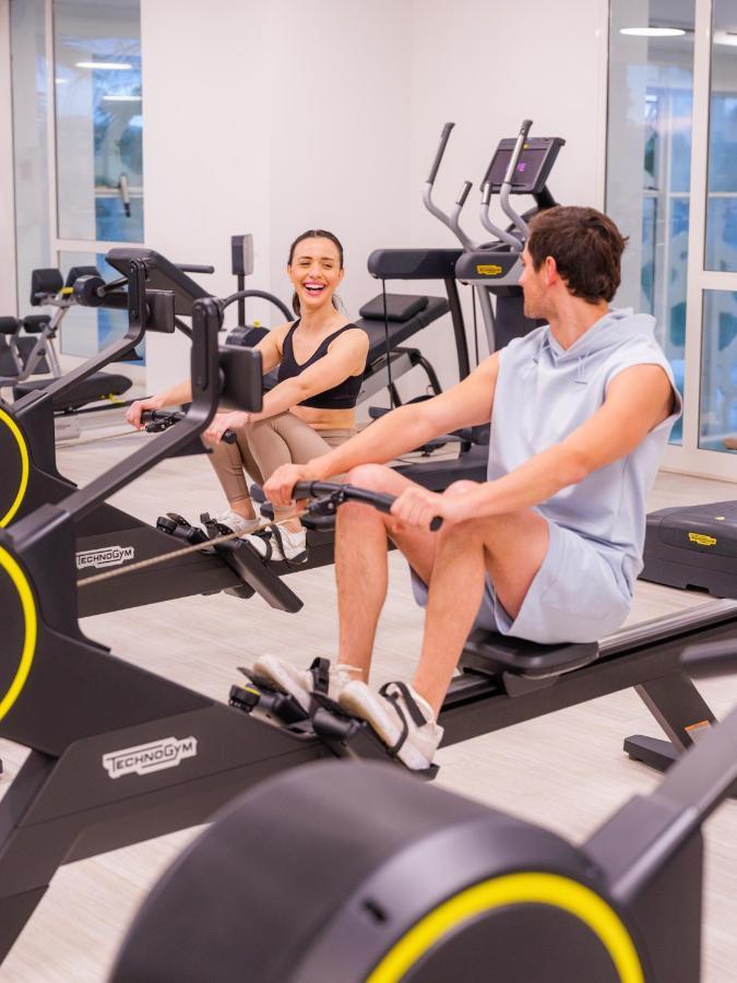 The View Bouznika Hotel Exterior foto A rowing machine